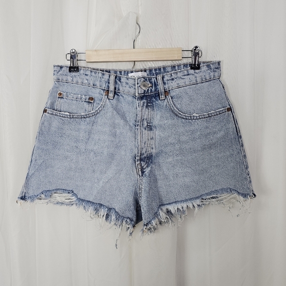 Zara high rise cut off denim shorts raw hem 100% cotton size 10 - Picture 1 of 4